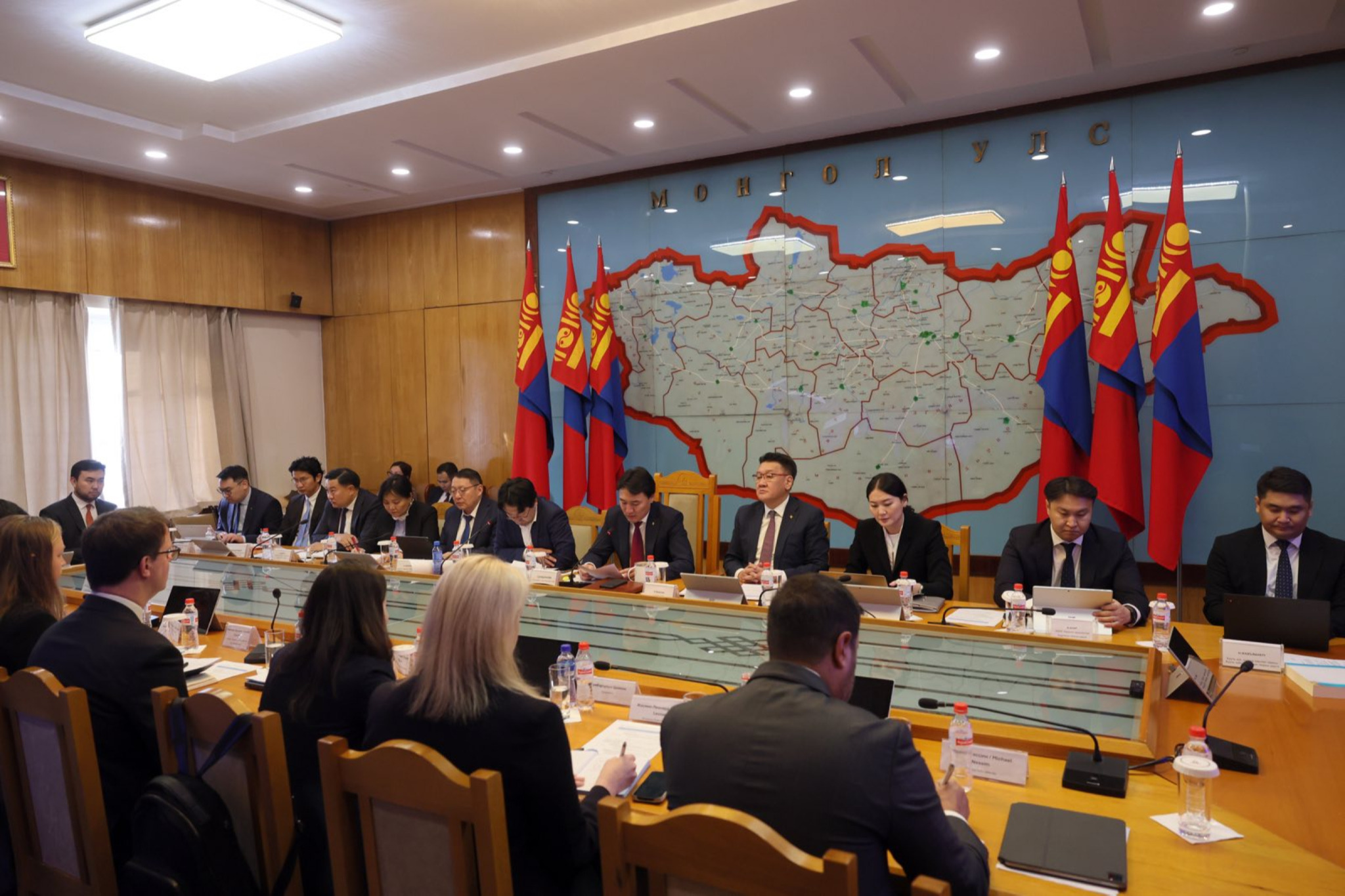 “ОЮУТОЛГОЙ” ТӨСЛИЙН ЗЭЭЛИЙН ХҮҮГ ХЭЛЭЛЦЭХ ЭЭЛЖИТ 7 ЖИЛИЙН ХУГАЦААГ ҮЛ ХАРГАЛЗАН ХЭЛЭЛЦЭЭГ ҮРГЭЛЖЛҮҮЛЭХЭЭР БОЛЛОО